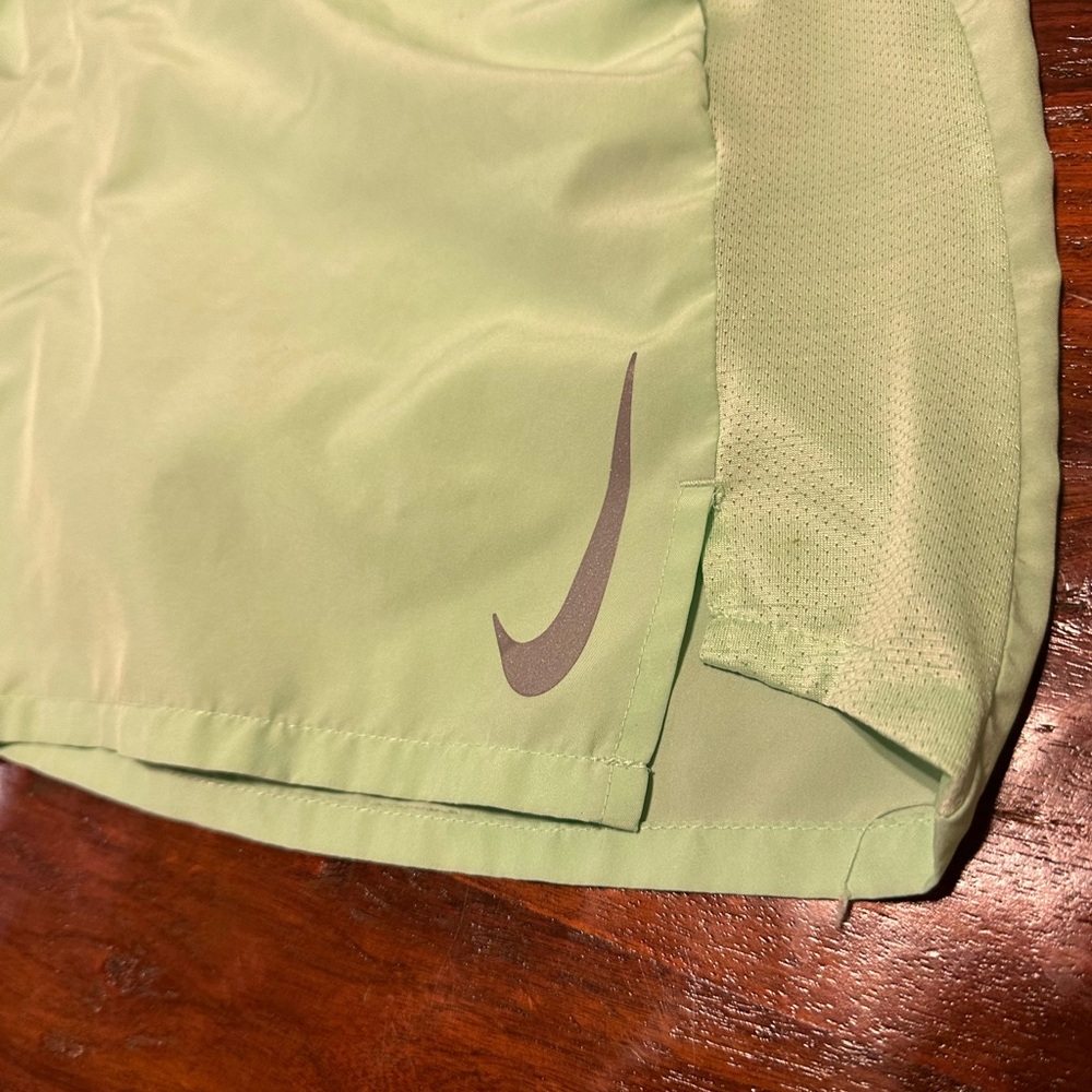 Men’s Nike running shorts size M
